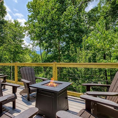 גטלינבורג Whispering Winds, Hot Tub, Game Room, Wifi, 1089 Free Tickets Each Paid Day, Dollywood And More מראה חיצוני תמונה