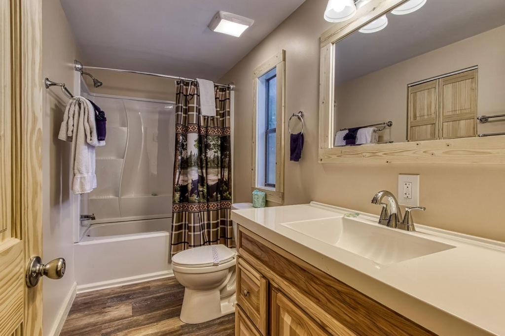 גטלינבורג Whispering Winds, Hot Tub, Game Room, Wifi, 1089 Free Tickets Each Paid Day, Dollywood And More מראה חיצוני תמונה