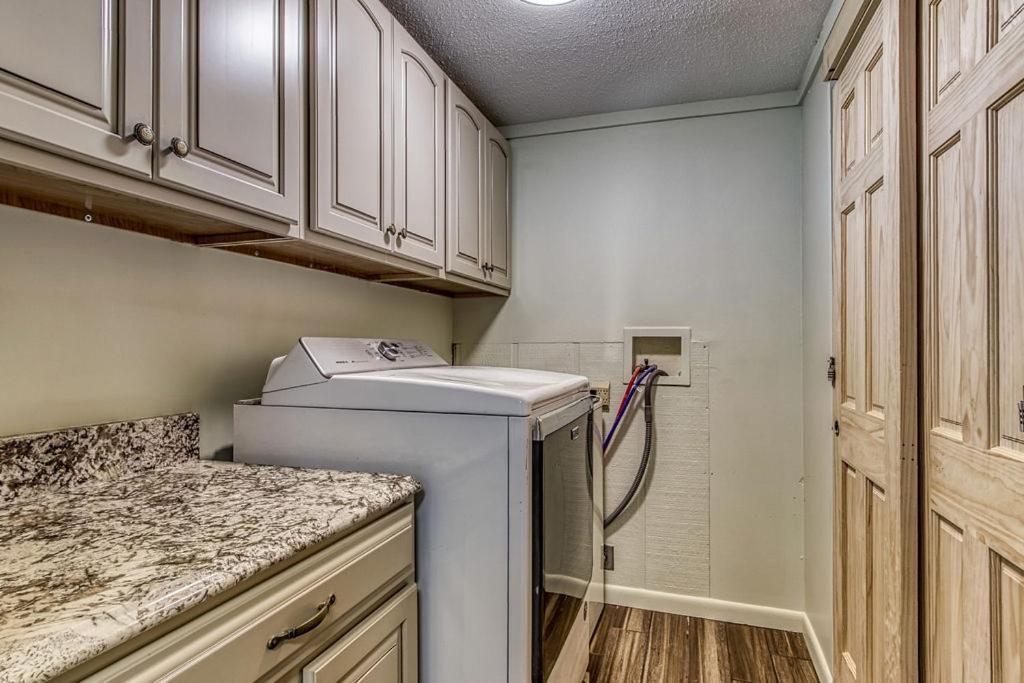 גטלינבורג Whispering Winds, Hot Tub, Game Room, Wifi, 1089 Free Tickets Each Paid Day, Dollywood And More מראה חיצוני תמונה