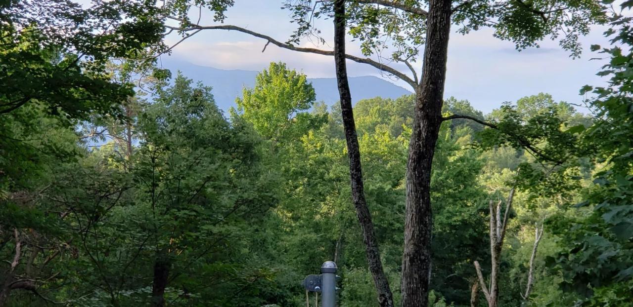 גטלינבורג Whispering Winds, Hot Tub, Game Room, Wifi, 1089 Free Tickets Each Paid Day, Dollywood And More מראה חיצוני תמונה