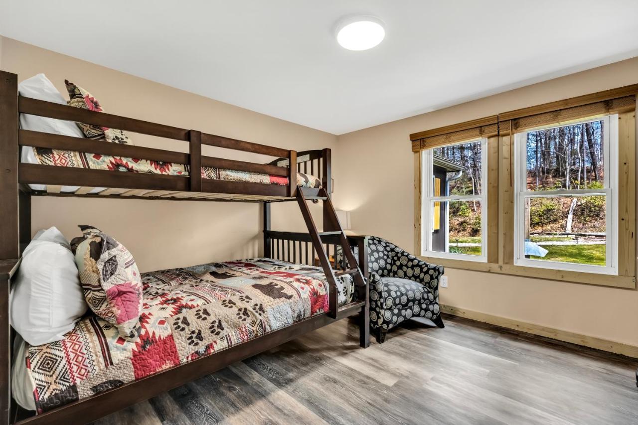 גטלינבורג Whispering Winds, Hot Tub, Game Room, Wifi, 1089 Free Tickets Each Paid Day, Dollywood And More מראה חיצוני תמונה